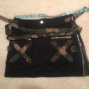 London cami-black mini skirt